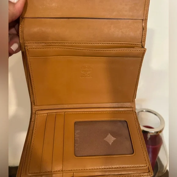 MCM Wallet - Pre-Loved - Picture 6 of 11